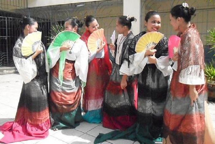 Trang phục truyền thống của nữ giới Philippines
